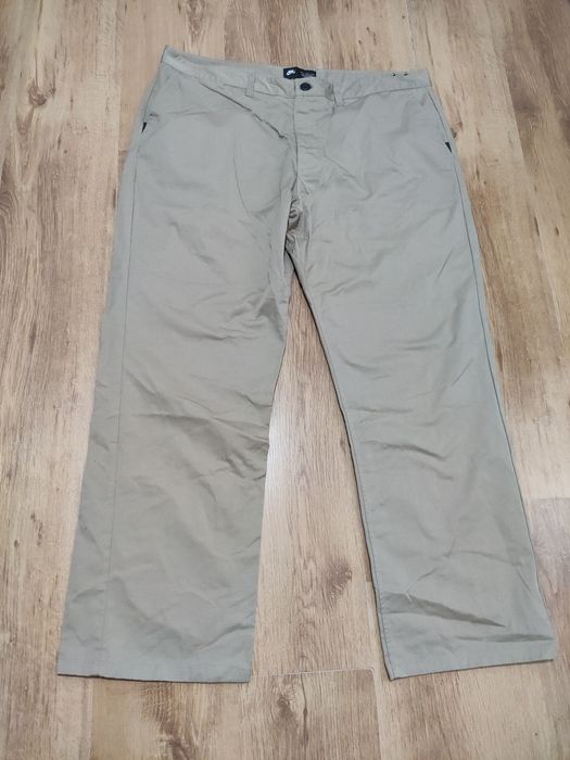Pantaloni Nike mărimea 40 XXL