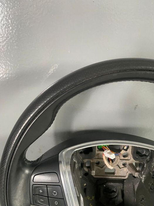 Volan R-design cu piele perforata VOLVO S60 V60 XC60 XC70 S80 V70 31315994 31390469