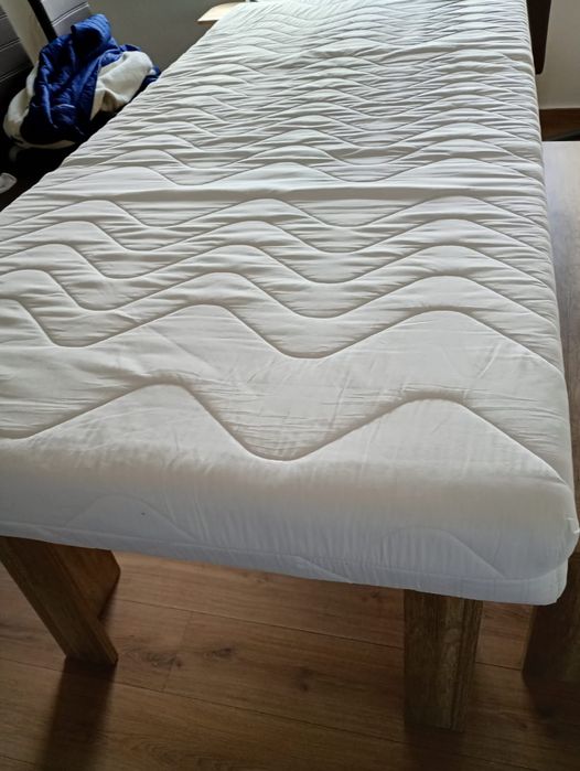 De vânzare doua saltele