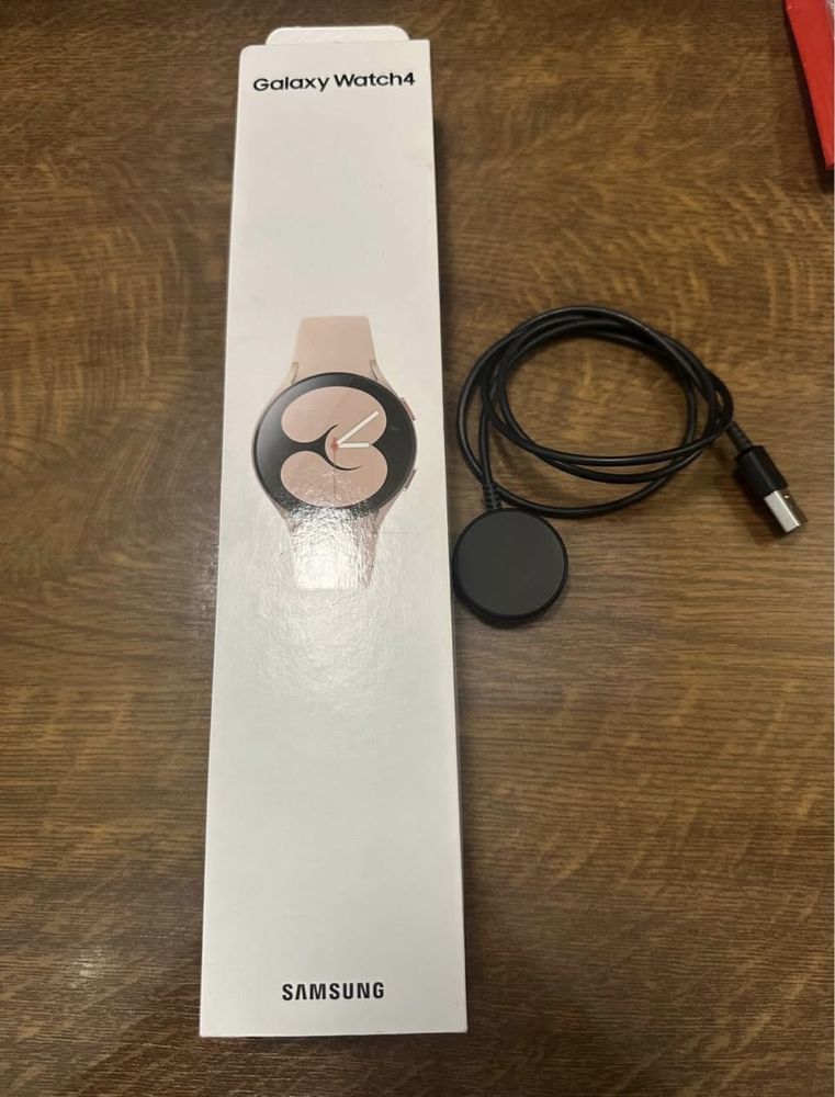 SAMSUNG GALAXY WATCH 4 смарт часовник