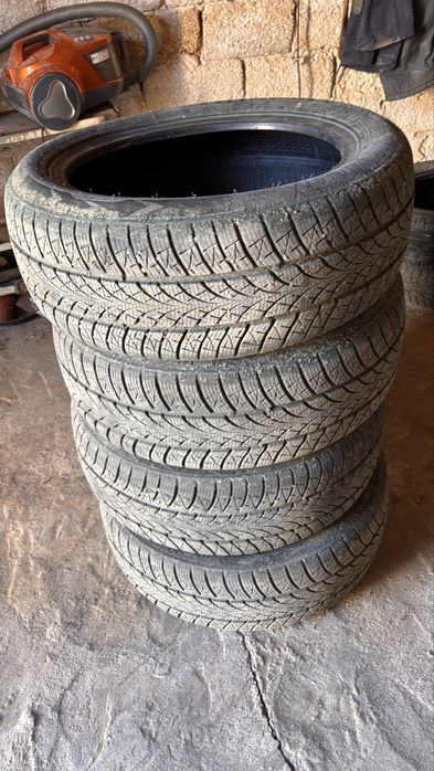 Продам зимние покрышки