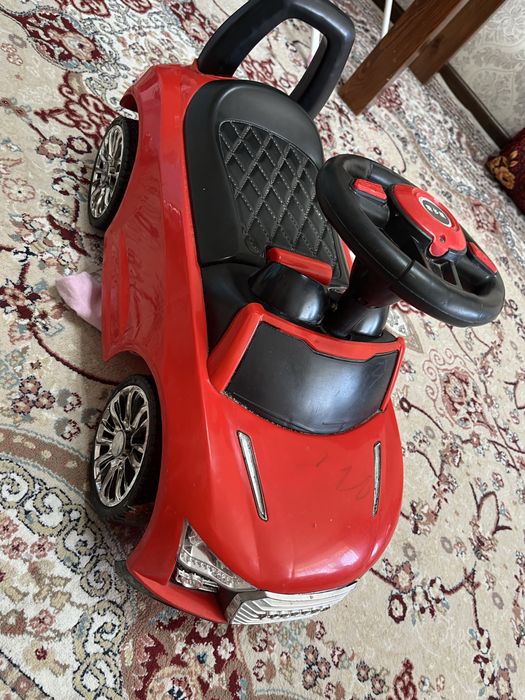 Машинка детская толакар красный для 3-4 лет