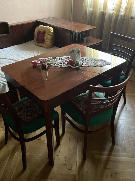 Mobila vintage din lemn