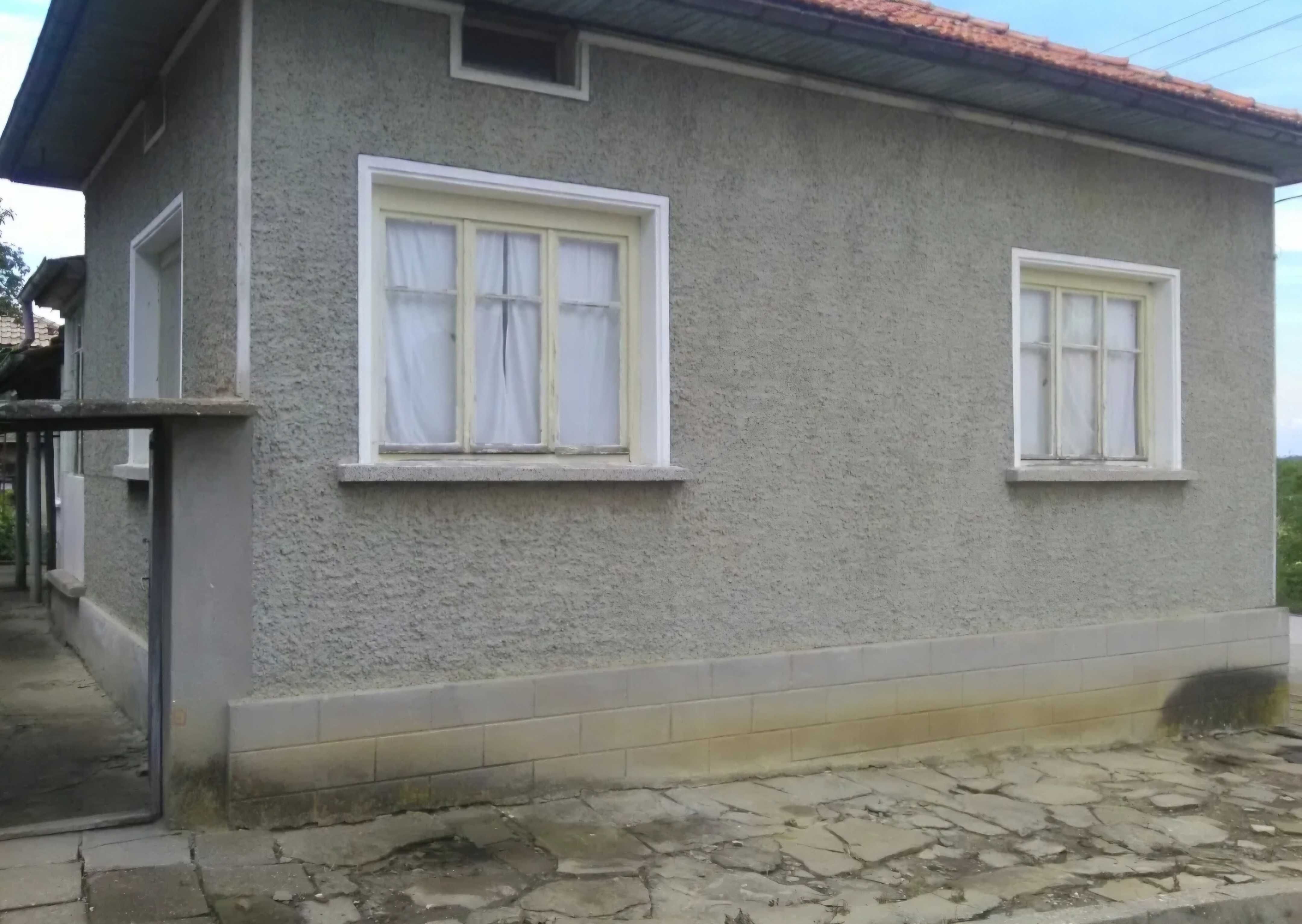 Къща в село Буря