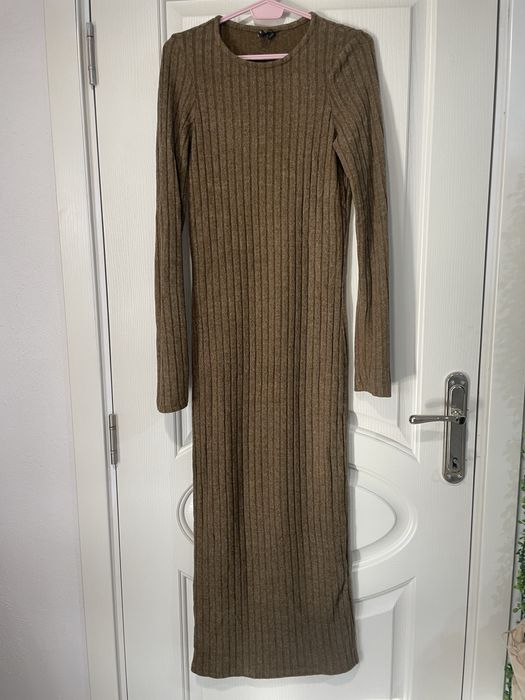 Дълга зимна рокля с цепка