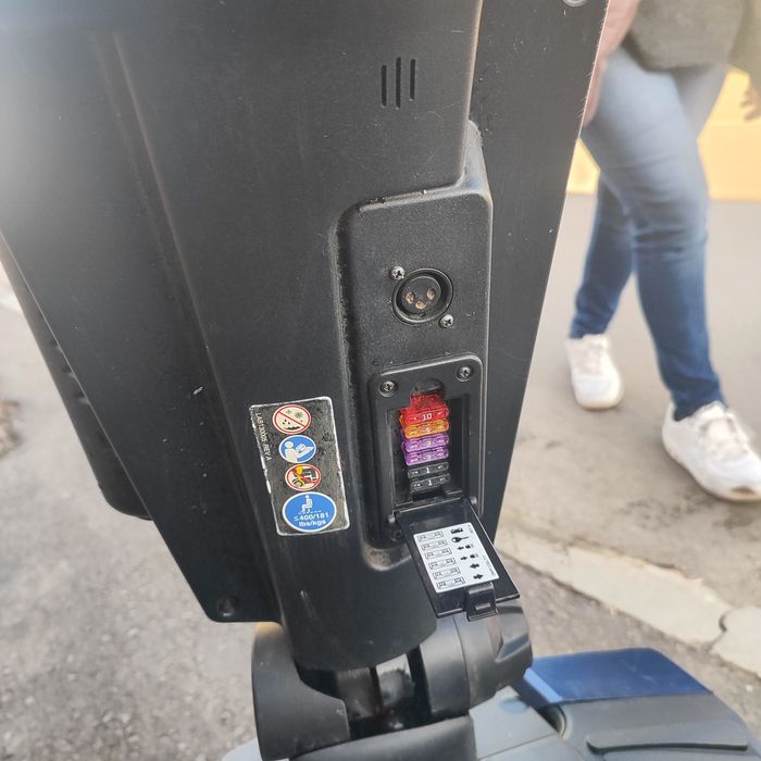 Електрическа четириколка за възрастни