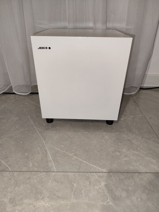 Vând subwoofer Jamo Sub 210
