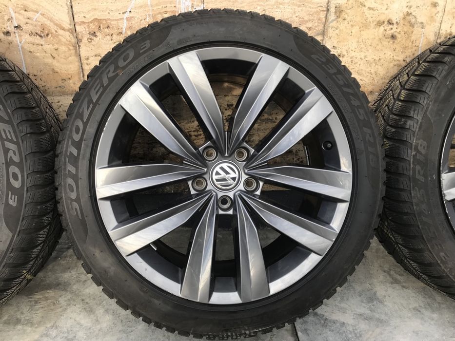 Jante Roți 17 VW Passat B8 Skoda Superb 3 Anvelope iarna 235 45 R18