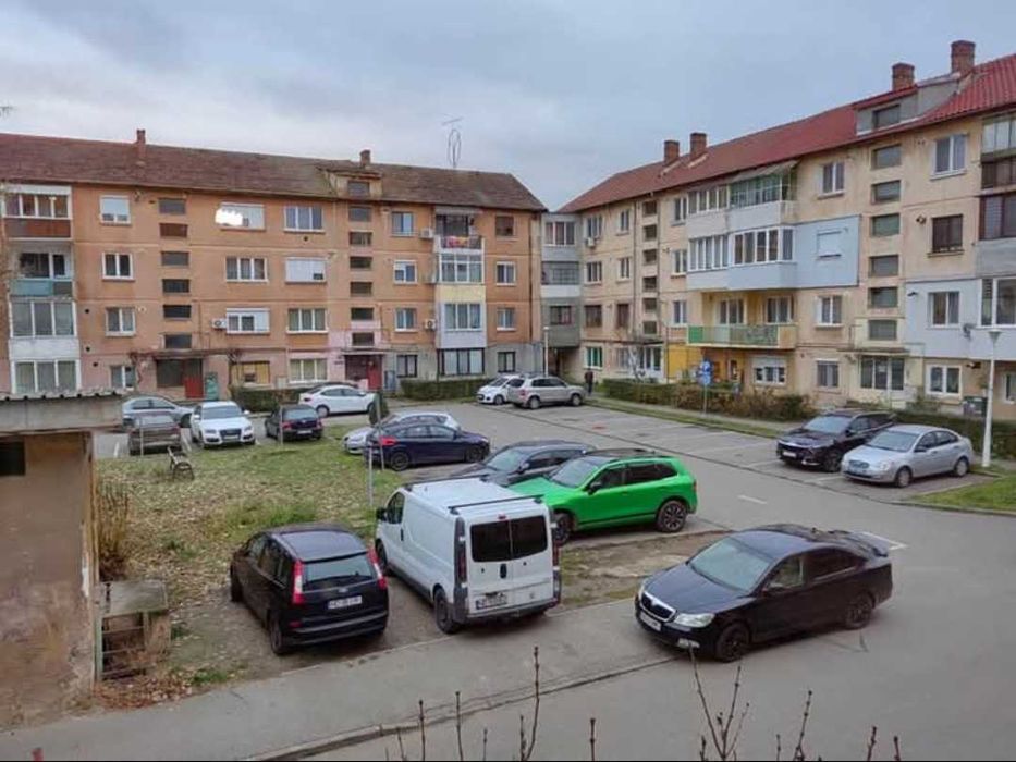 Vând apartament 2 camere, etaj 1, micro 1, Hunedoara.