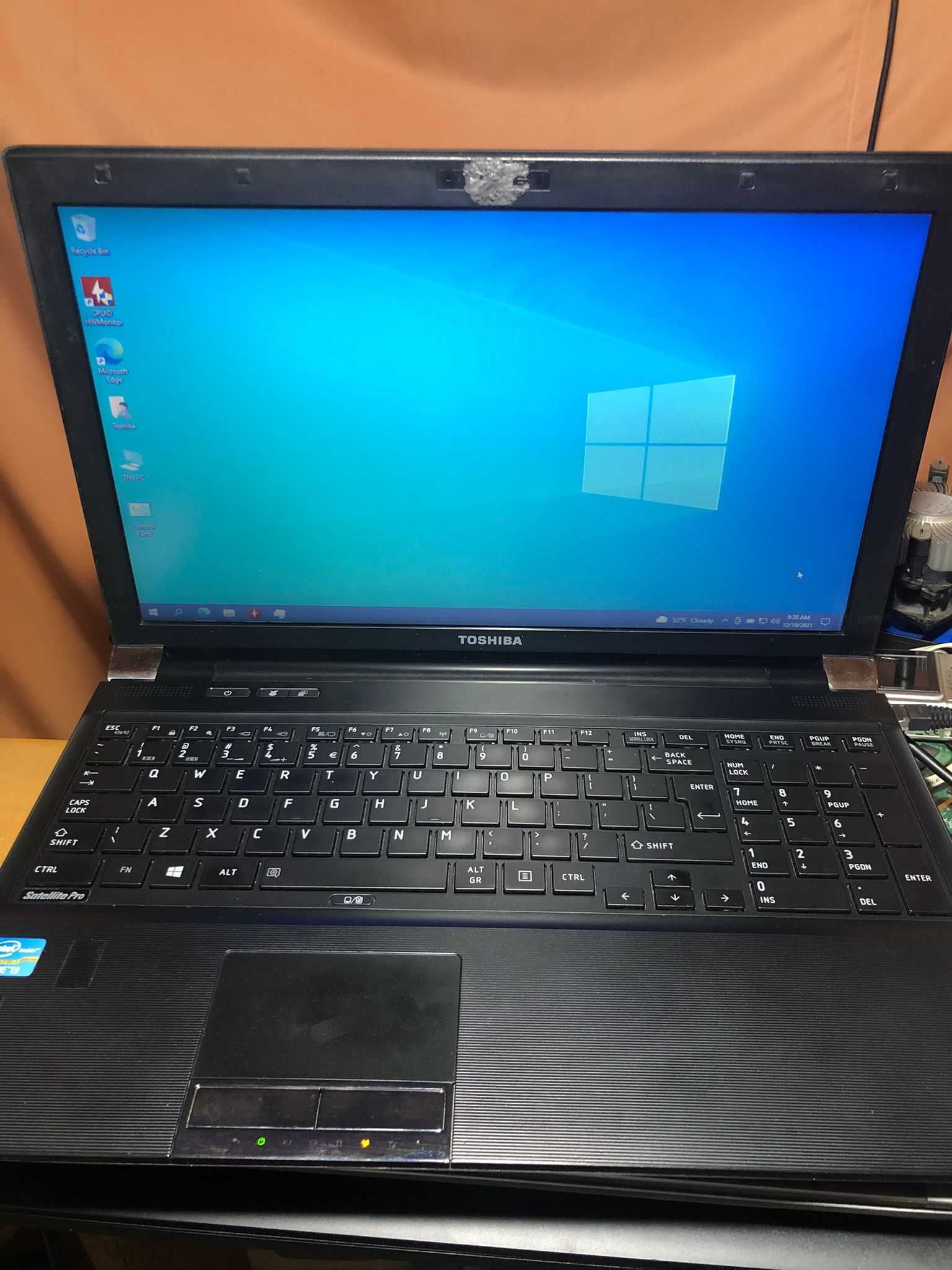 Toshiba Satellite Pro R950