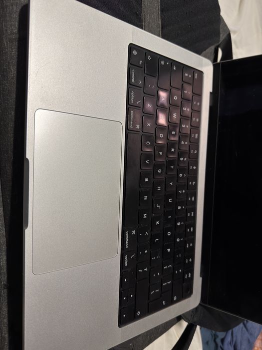 Macbook pro m1 pro 14’ 16gb ram 1 tb ssd