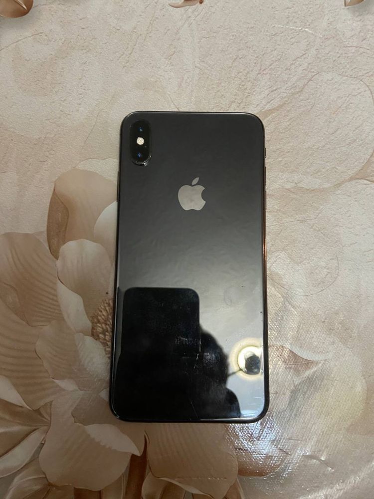 Продам айфон XS max