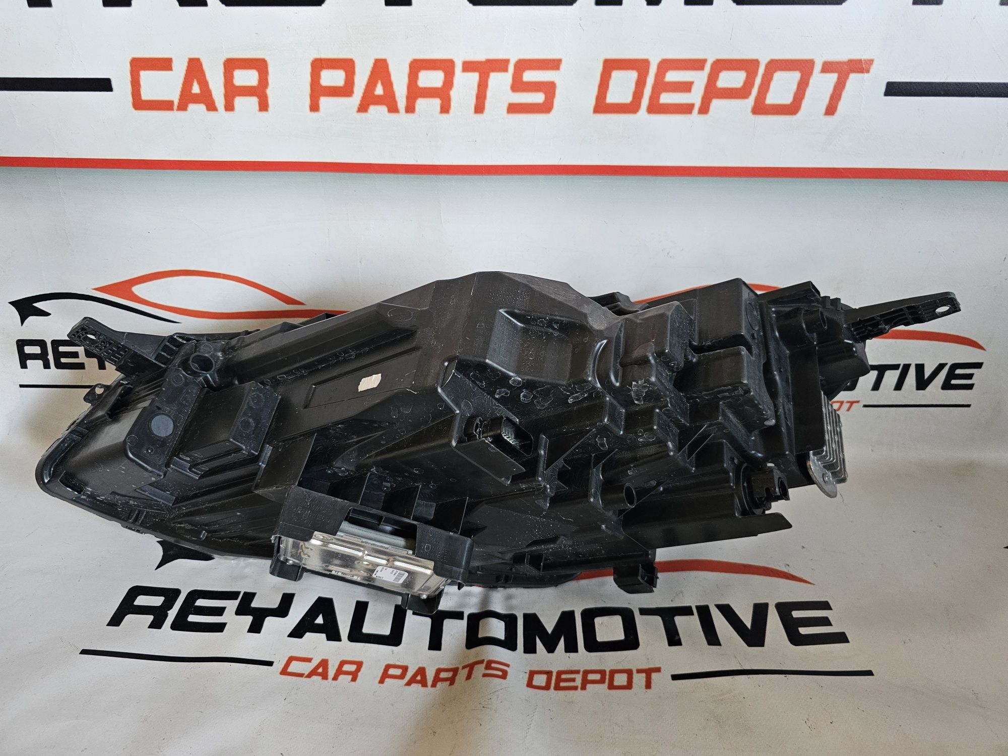 Far dreapta full led complet Ford Kuga 3 dupa 2019 cod LV4B-13E014-FG