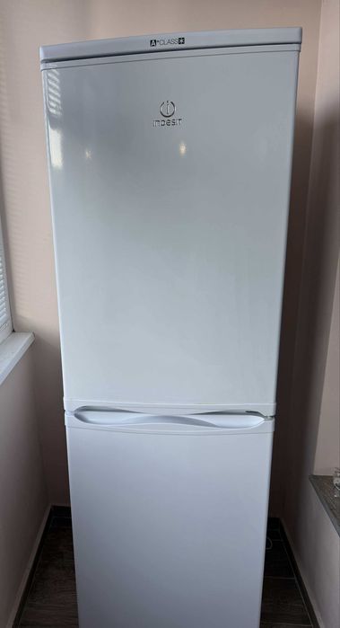 Хладилник Indesit