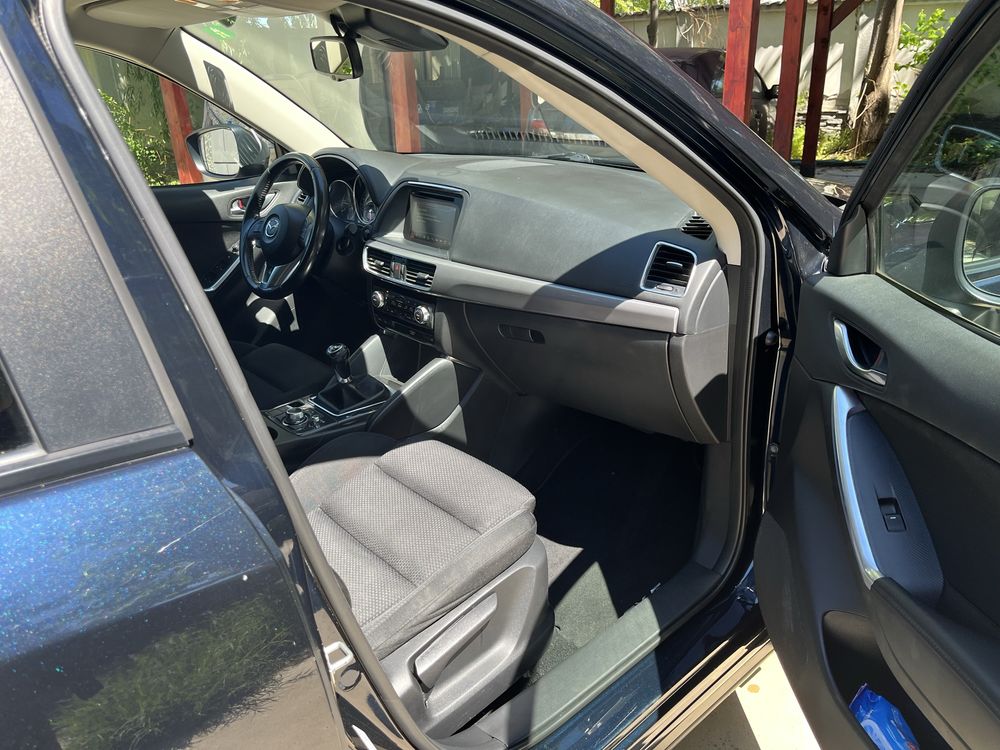 Продавам автомобил MazdaCX5
