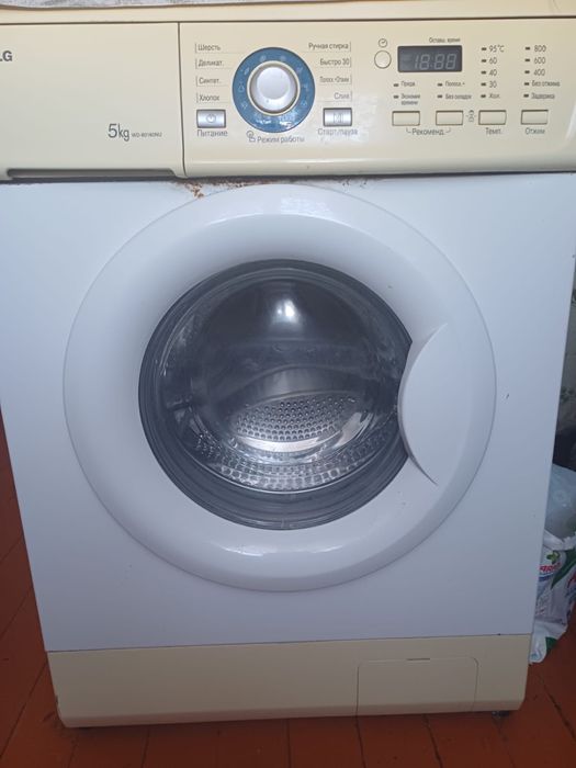 Стиральная машинка, автомат в рабочем состоянии
