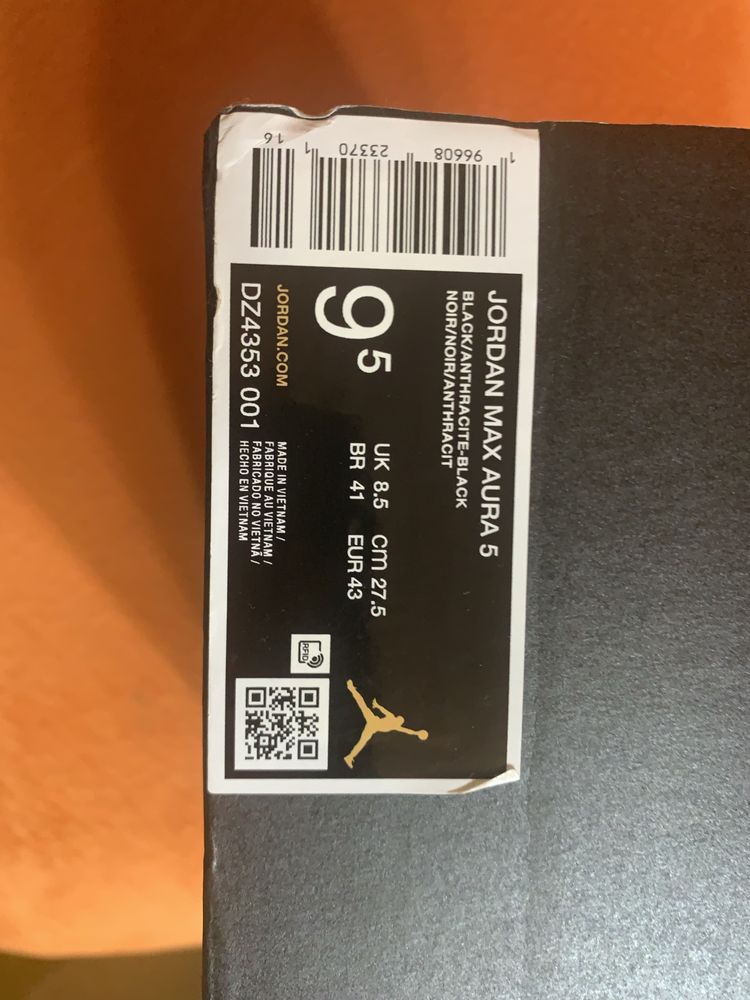 Nike Jordan Max Aura 5  - размер 43 - 27.5 см.стелка.
