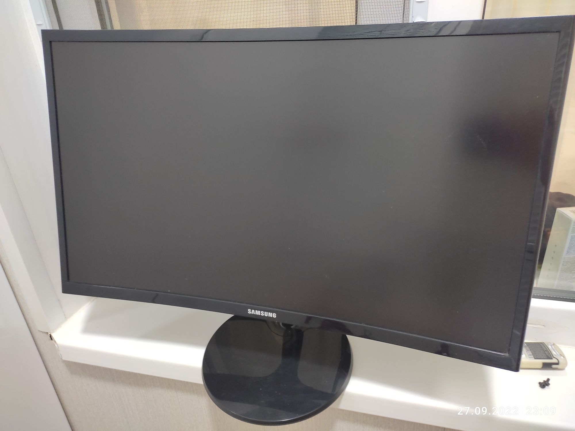 Продам монитор  samsung C24F390FHI обсолютно  новый в упаковке
