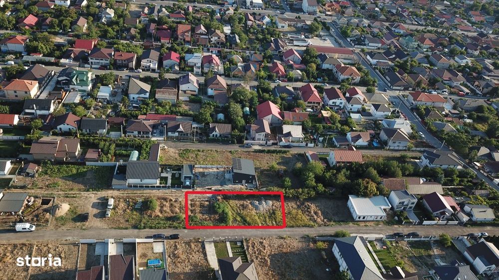 Teren de vanzare in Valu lui Traian, pe partea dreapta a localitati.