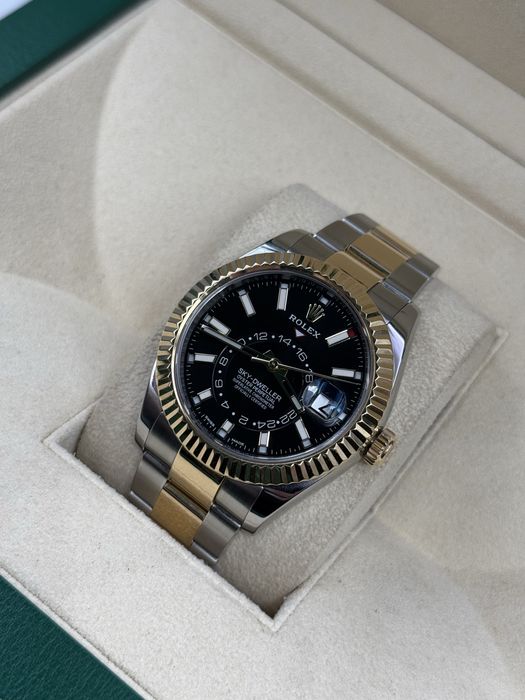 Ceas Rolex Sky-Dweller
