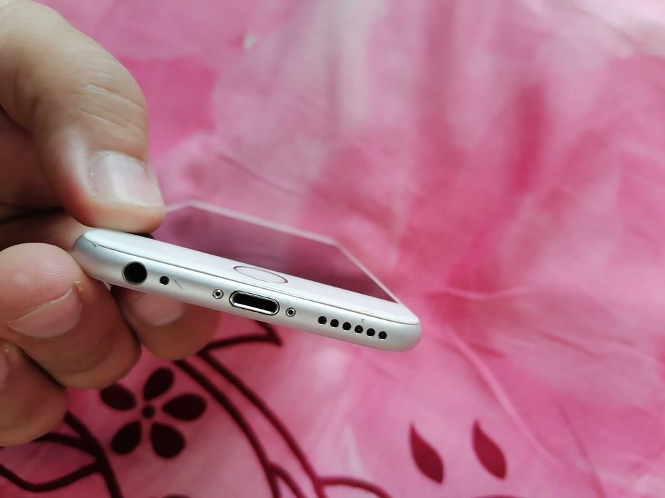 iPhone 6s в идеальном состоянии