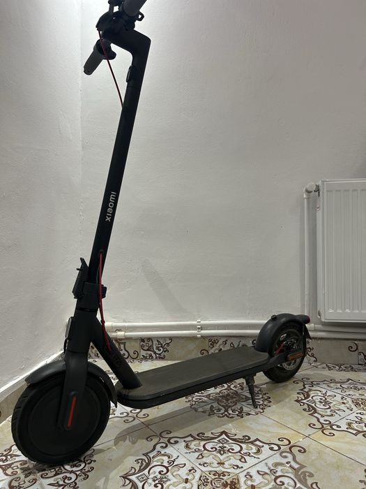 Vand trotineta electrica sau schimb cu iphone 15 pro max