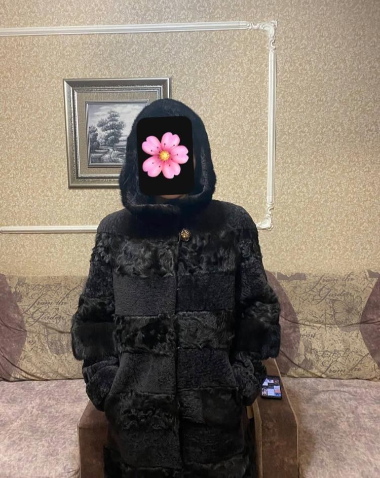 Продам женскую зимнюю шубу