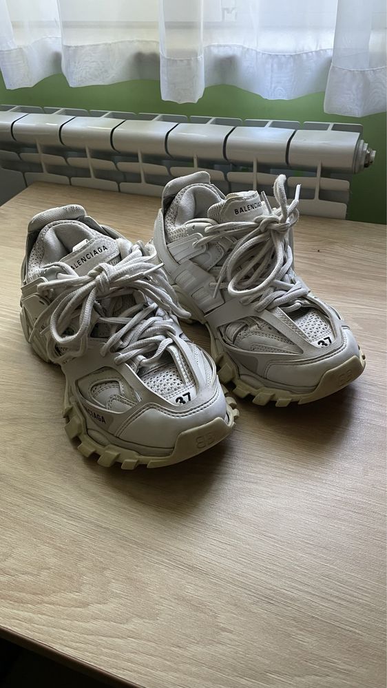 Balenciaga Track 37