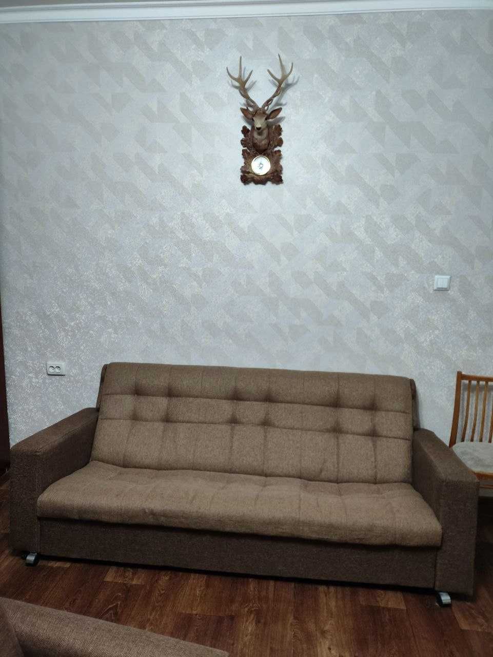 Продам диван б.у.