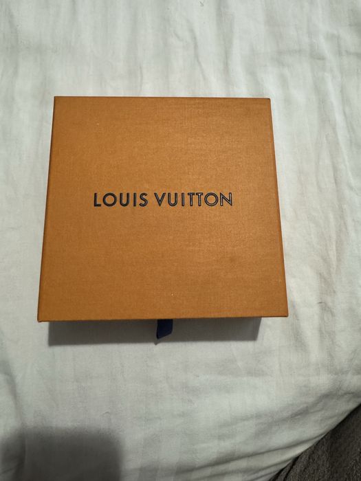 Кутия Louis Vuitton