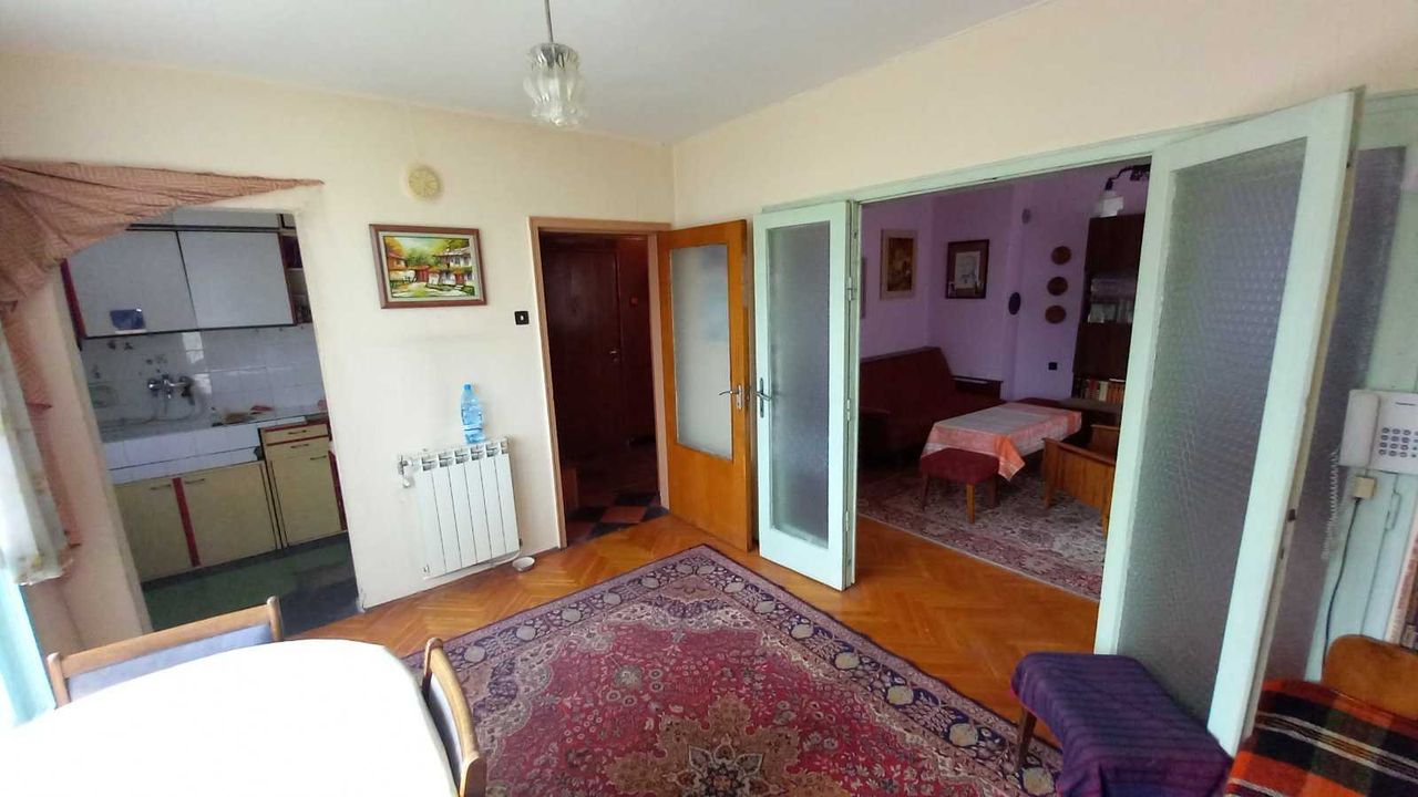 Продава се Многостаен апартамент в Разград, Варош - 104 кв.м за 1226 €/кв.м - Снимка #2