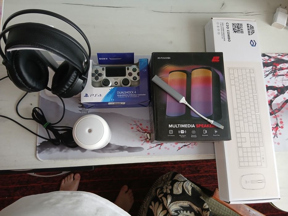 продаётся комплект для ноутбука и пк