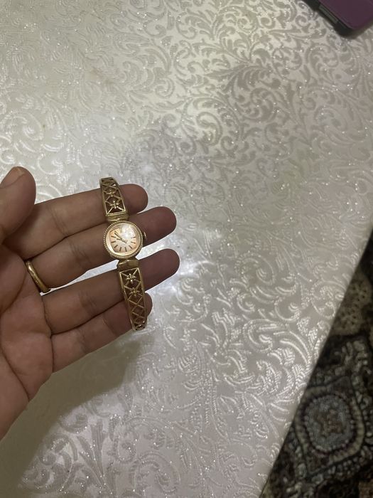 Янги такилмаган тилла соат сотилади