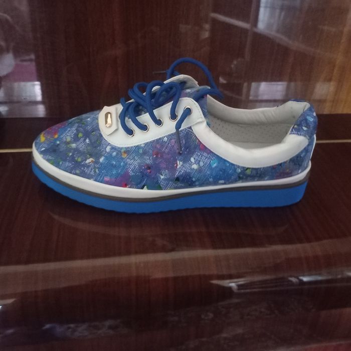 Продам обувь     .