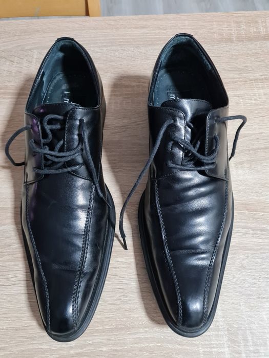 Vând pantofi de ocazii speciale