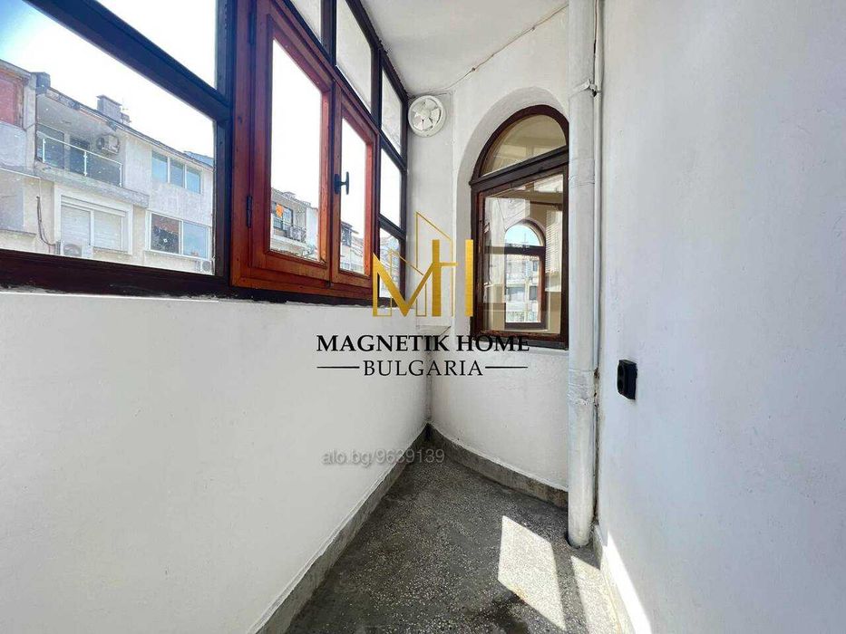 Дава се под наем Четиристаен апартамент в Бургас, Възраждане - 120 кв.м за 306 € - Снимка #1