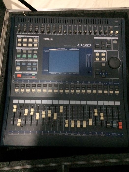 Yamaha 3D Дигитален 16 канален мишпулт мадеин Japan