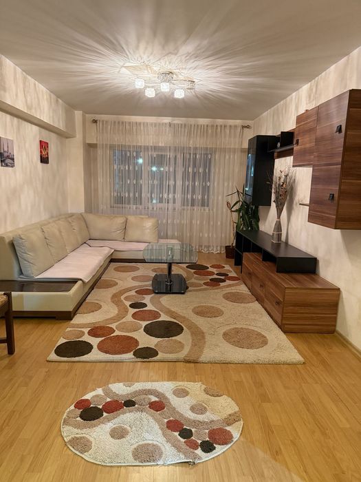 Inchiriez apartament