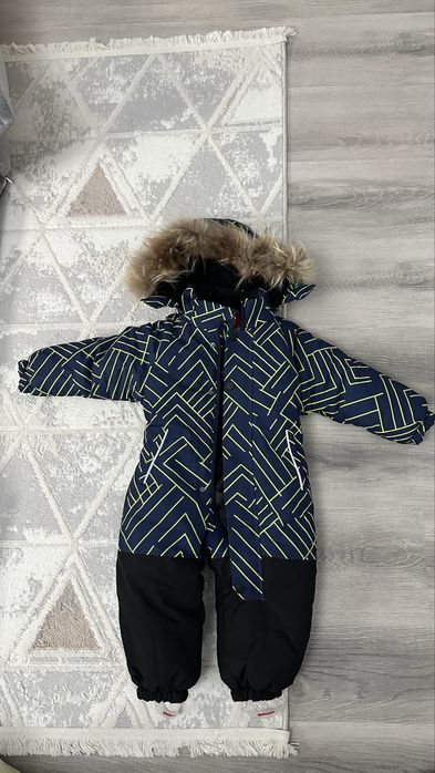 Зимний комбинезон новый теплый , не тяжелый
