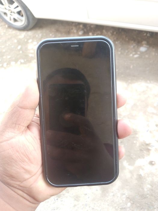 iPhone 11 Yomks 82 xotira 128