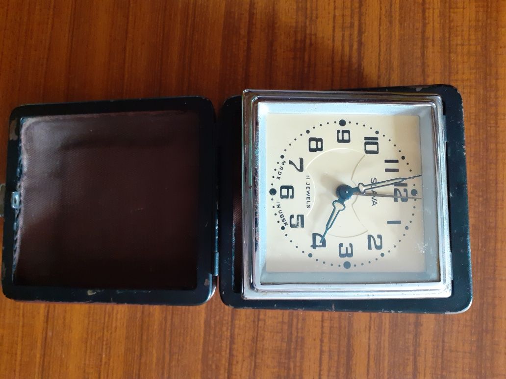 Стар часовник SLAVA 11 JEWELS