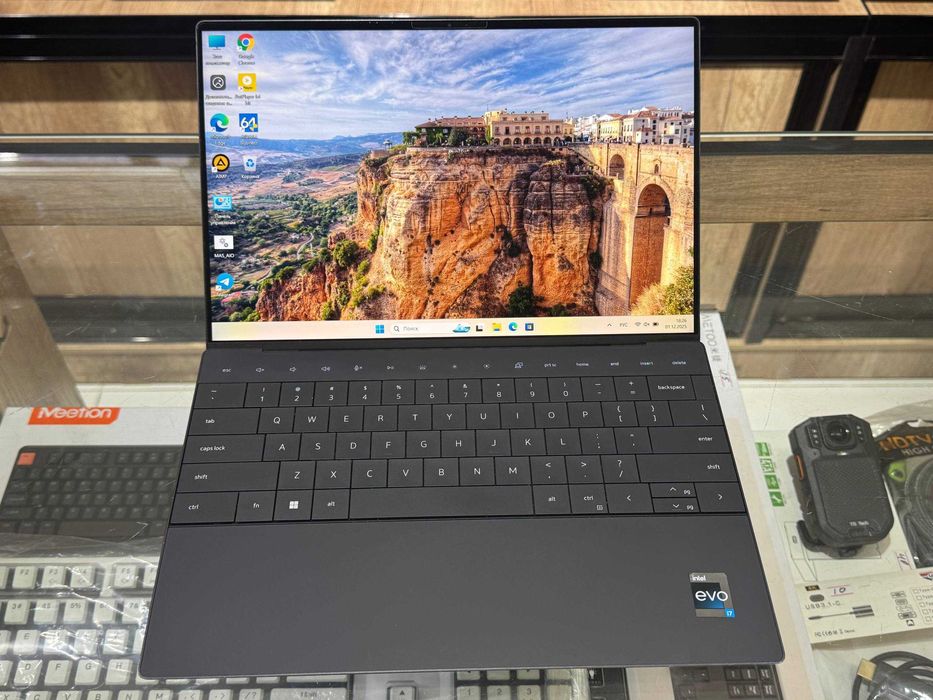 DELL XPS 13 9320 Core i7-1360P ram 16 ssd 512 Сенсорный