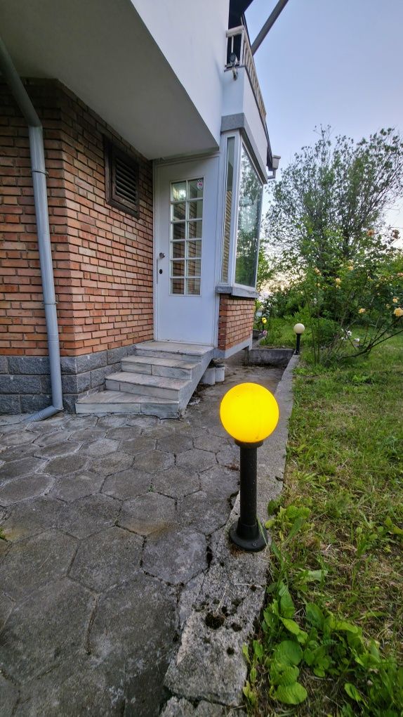 Продава се бутикова къща във вилната зона на с.Големо Бучино, Перник