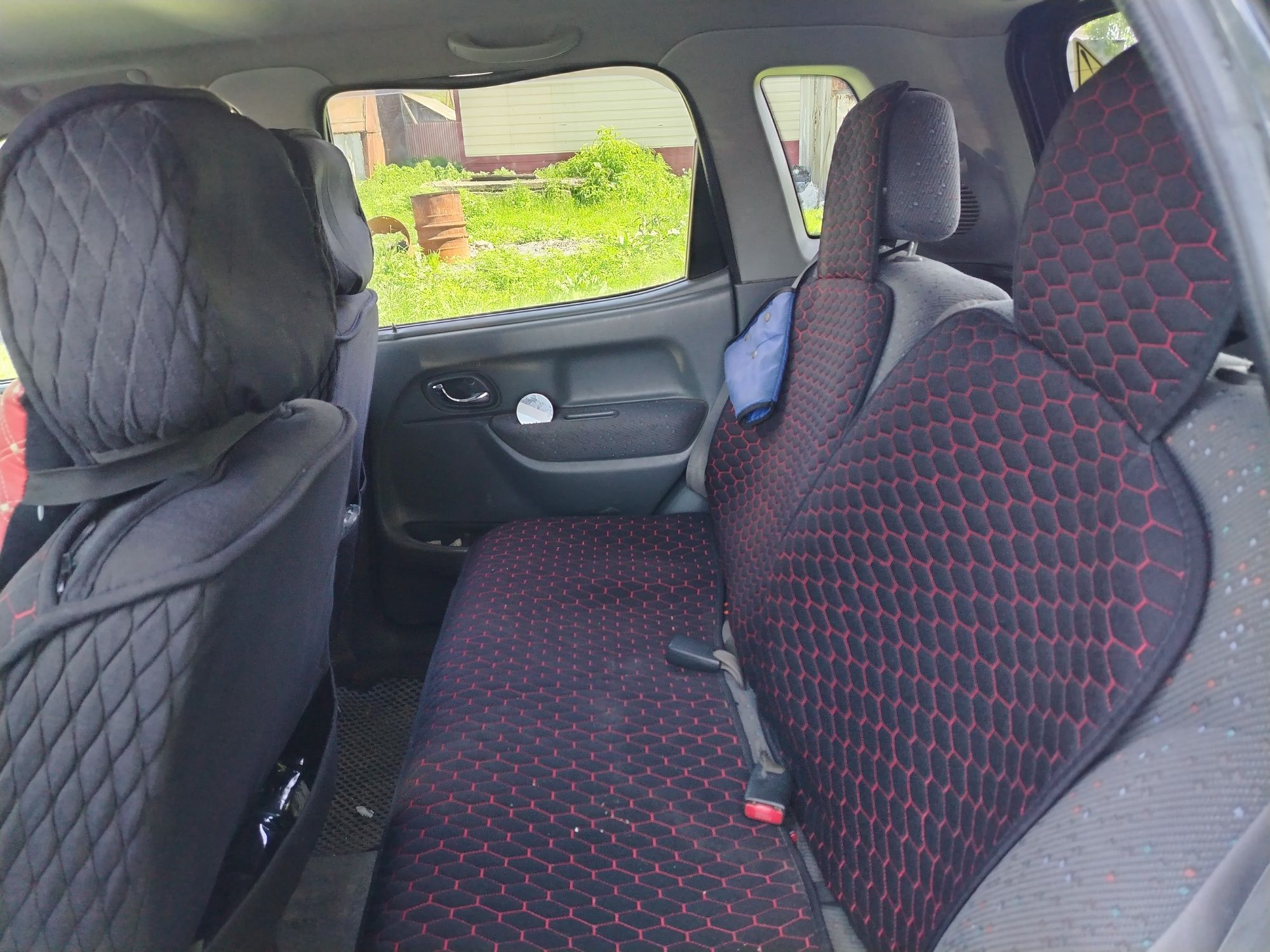 Продам машину SUZUKI SWIFT
