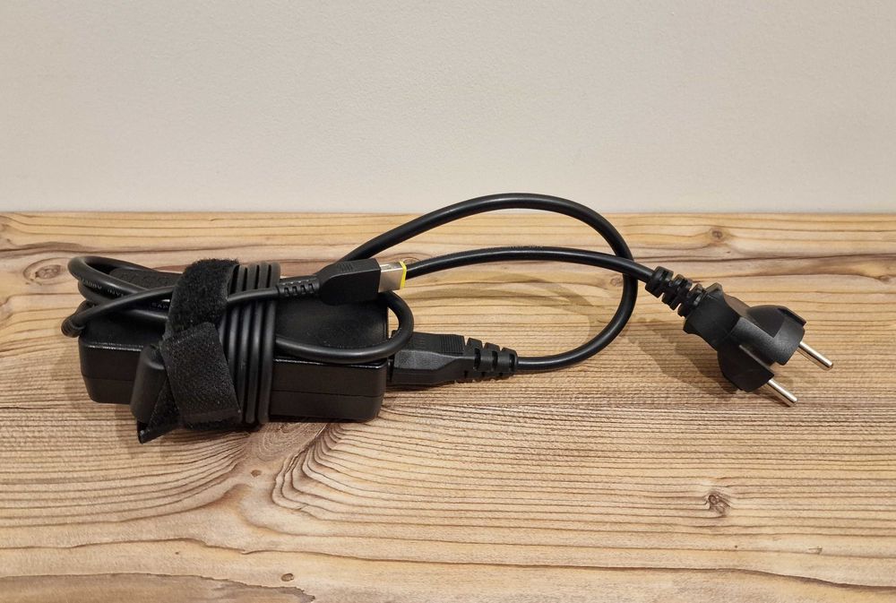 Продавам Lenovo ThinkBook 15-IIL перфектен