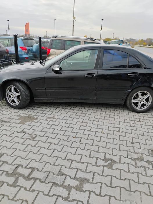 Кола mercedes c200