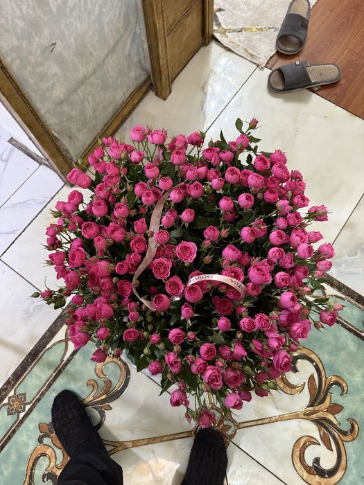 Цветы  розовые кустовые розы