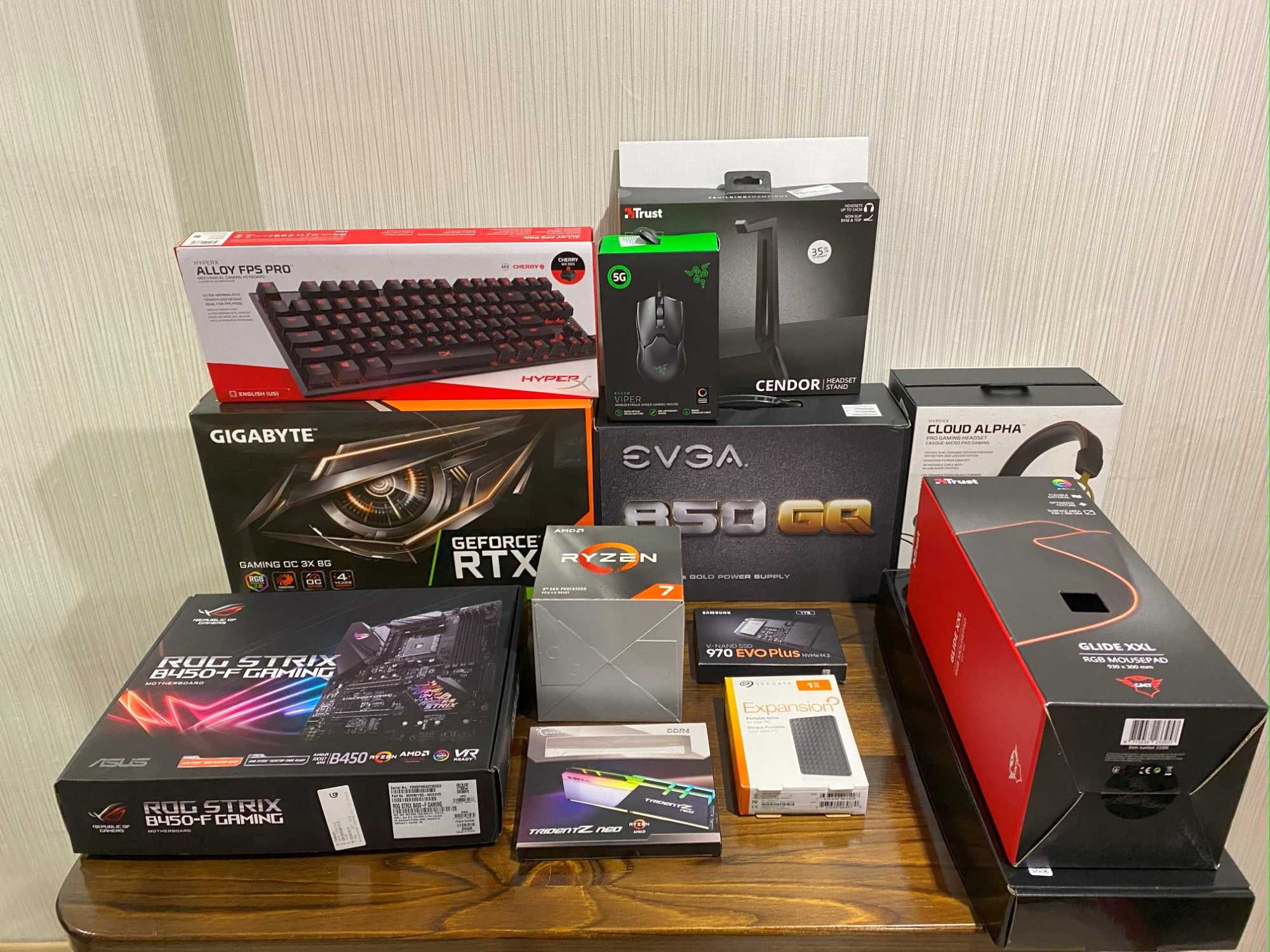 Компютър RTX 4070 SUPER | Ryzen 7 3700x | 16GB RGB RAM 3600mhz |