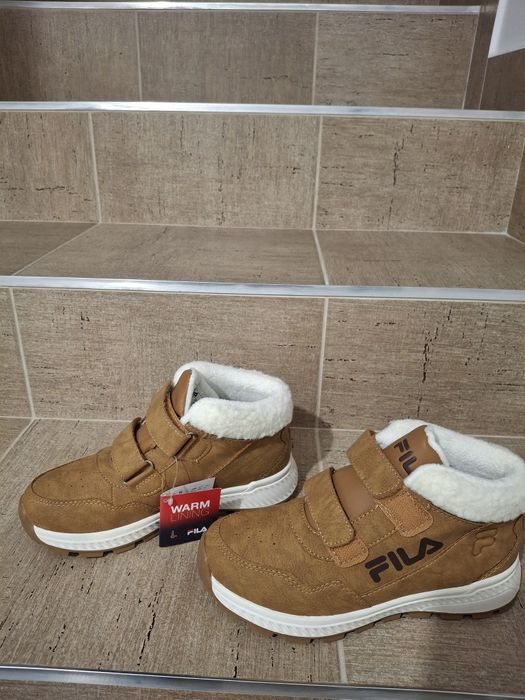 Ghete Noi Fila mărimea 35