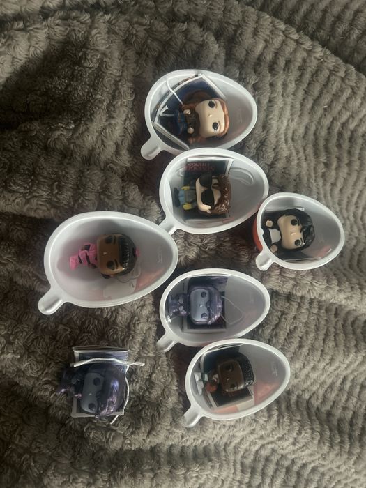 Фигурки очень странные дела